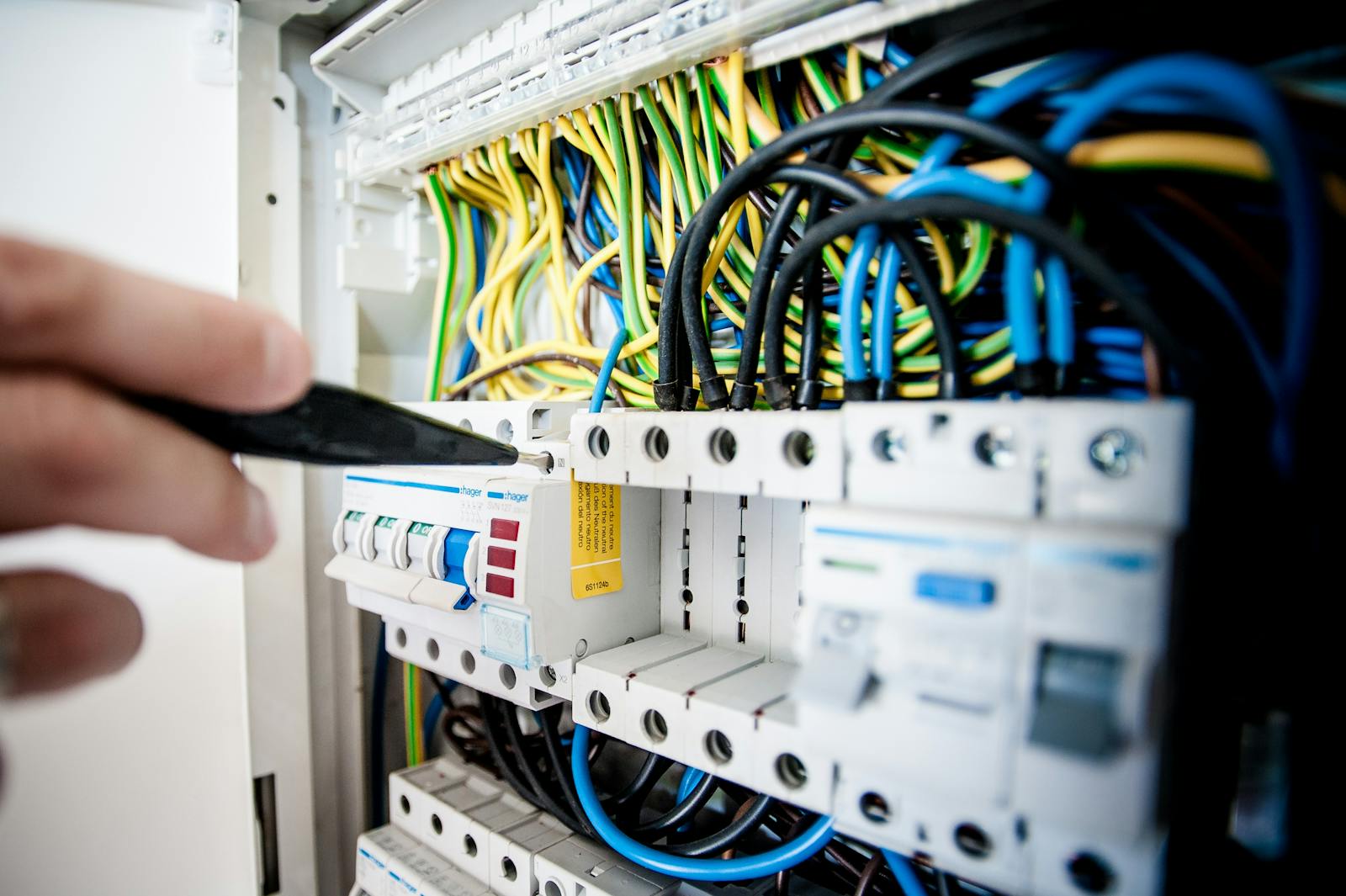 Elektroinstallation & Reparaturen – stromaufWERTs Hoppegarten
